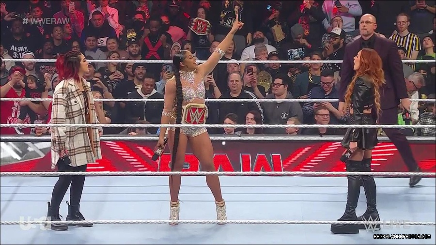 WWE_Monday_Night_Raw_2023_02_13_720p_HDTV_x264-NWCHD_mp4_000524156.jpg