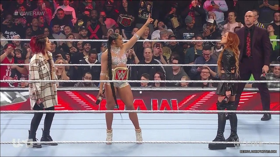 WWE_Monday_Night_Raw_2023_02_13_720p_HDTV_x264-NWCHD_mp4_000524557.jpg