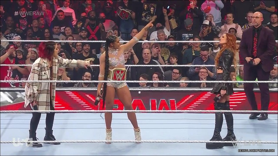 WWE_Monday_Night_Raw_2023_02_13_720p_HDTV_x264-NWCHD_mp4_000524957.jpg