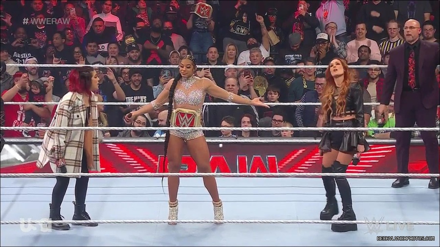 WWE_Monday_Night_Raw_2023_02_13_720p_HDTV_x264-NWCHD_mp4_000525758.jpg