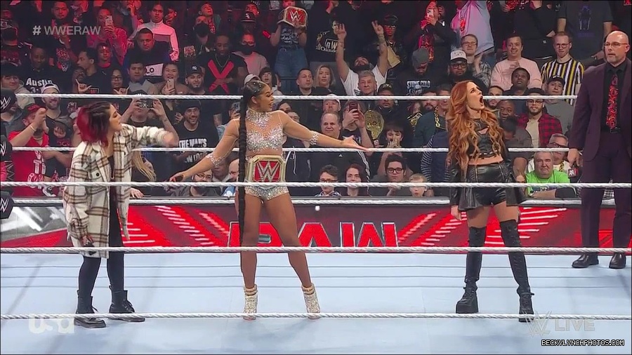 WWE_Monday_Night_Raw_2023_02_13_720p_HDTV_x264-NWCHD_mp4_000526559.jpg