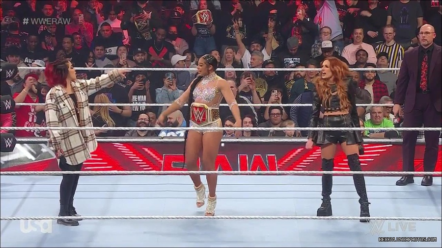 WWE_Monday_Night_Raw_2023_02_13_720p_HDTV_x264-NWCHD_mp4_000527760.jpg