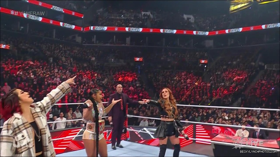 WWE_Monday_Night_Raw_2023_02_13_720p_HDTV_x264-NWCHD_mp4_000530162.jpg