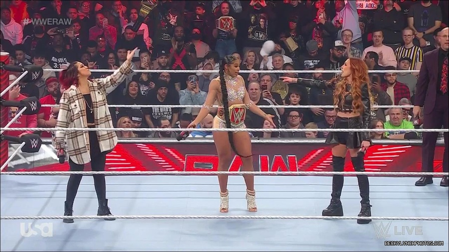 WWE_Monday_Night_Raw_2023_02_13_720p_HDTV_x264-NWCHD_mp4_000532565.jpg