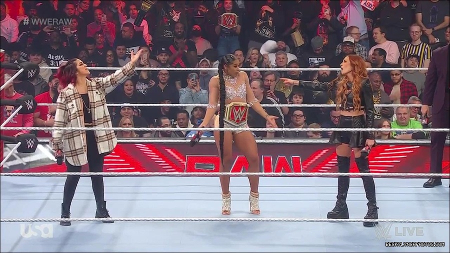 WWE_Monday_Night_Raw_2023_02_13_720p_HDTV_x264-NWCHD_mp4_000533366.jpg