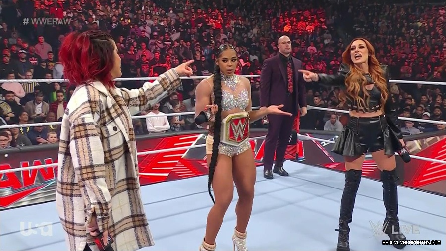 WWE_Monday_Night_Raw_2023_02_13_720p_HDTV_x264-NWCHD_mp4_000540573.jpg