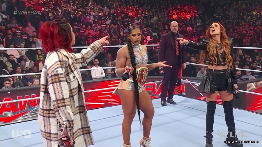 WWE_Monday_Night_Raw_2023_02_13_720p_HDTV_x264-NWCHD_mp4_000540973.jpg