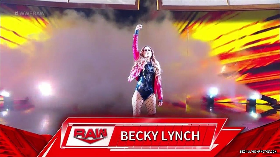 WWE_Monday_Night_Raw_2023_02_13_720p_HDTV_x264-NWCHD_mp4_007070535.jpg