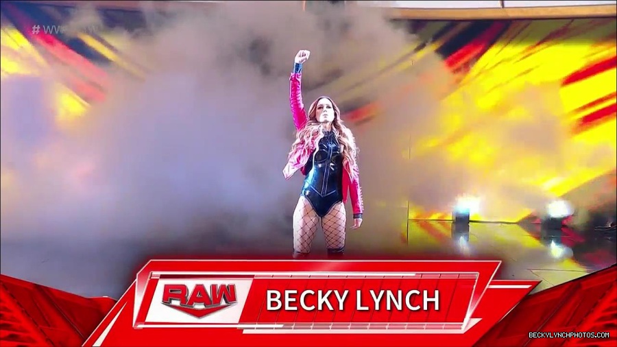 WWE_Monday_Night_Raw_2023_02_13_720p_HDTV_x264-NWCHD_mp4_007071335.jpg
