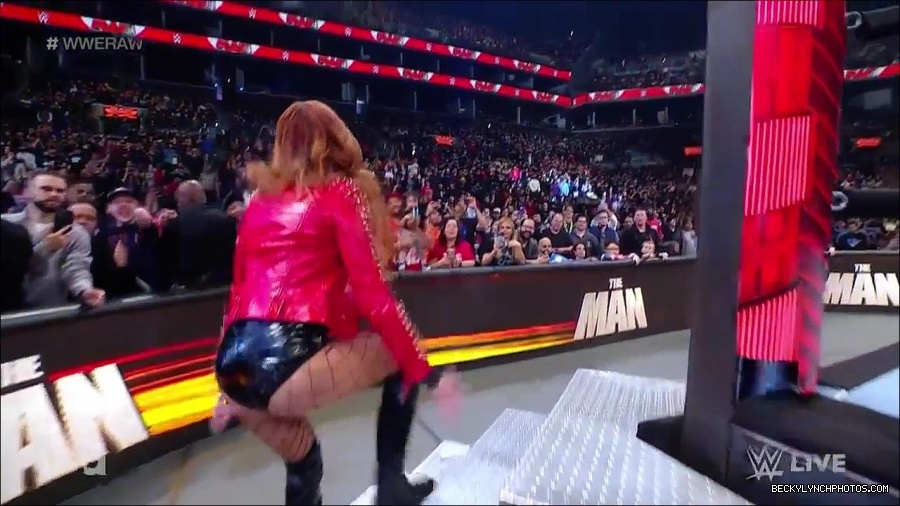 WWE_Monday_Night_Raw_2023_02_13_720p_HDTV_x264-NWCHD_mp4_007092957.jpg