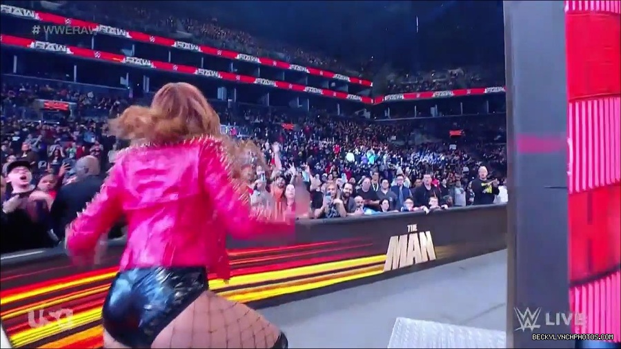 WWE_Monday_Night_Raw_2023_02_13_720p_HDTV_x264-NWCHD_mp4_007093357.jpg
