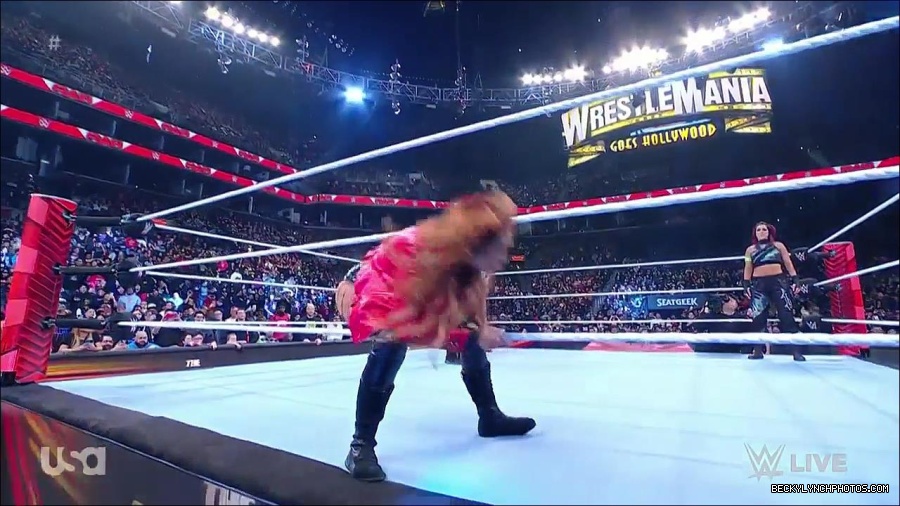 WWE_Monday_Night_Raw_2023_02_13_720p_HDTV_x264-NWCHD_mp4_007102166.jpg