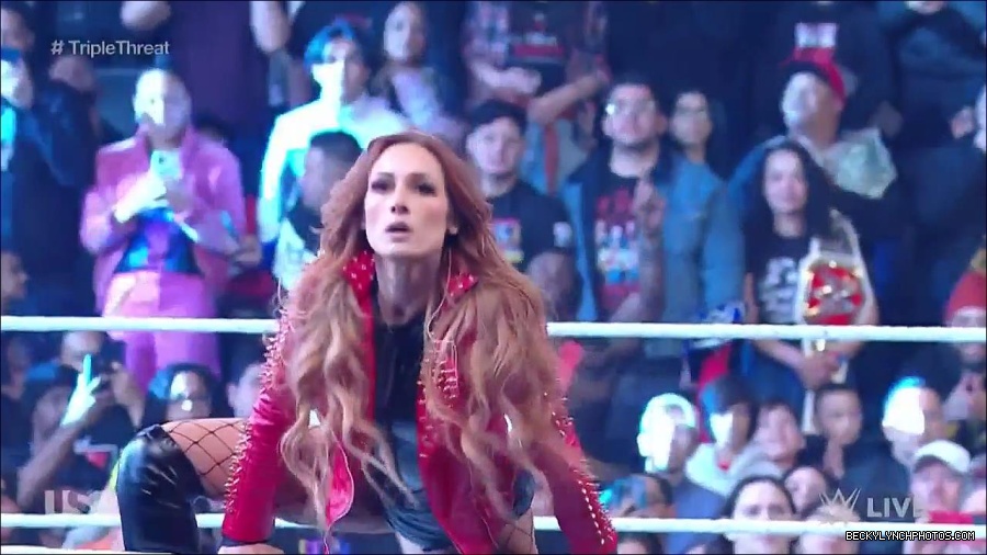 WWE_Monday_Night_Raw_2023_02_13_720p_HDTV_x264-NWCHD_mp4_007105369.jpg