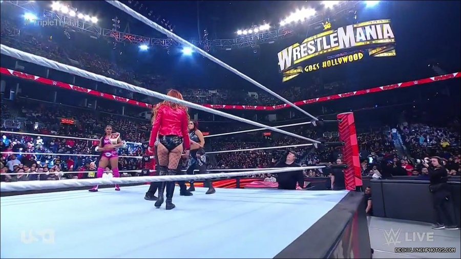 WWE_Monday_Night_Raw_2023_02_13_720p_HDTV_x264-NWCHD_mp4_007111776.jpg