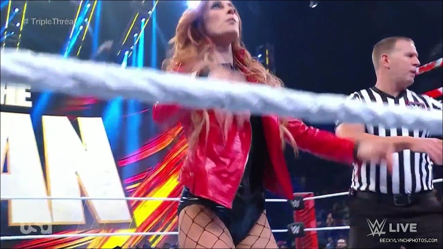 WWE_Monday_Night_Raw_2023_02_13_720p_HDTV_x264-NWCHD_mp4_007112977.jpg