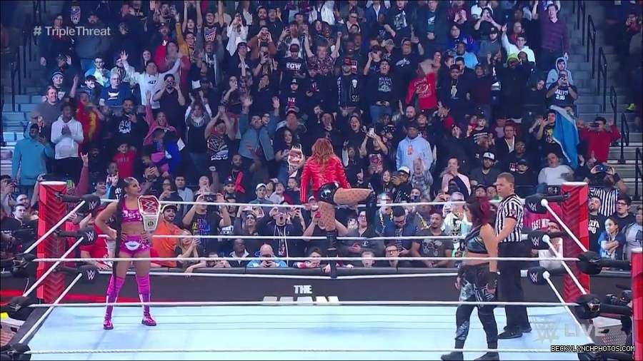WWE_Monday_Night_Raw_2023_02_13_720p_HDTV_x264-NWCHD_mp4_007126591.jpg