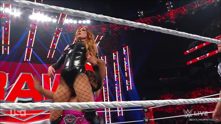 WWE_Monday_Night_Raw_2023_02_13_720p_HDTV_x264-NWCHD_mp4_007855919.jpg