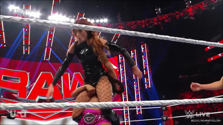 WWE_Monday_Night_Raw_2023_02_13_720p_HDTV_x264-NWCHD_mp4_007856320.jpg