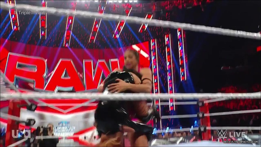 WWE_Monday_Night_Raw_2023_02_13_720p_HDTV_x264-NWCHD_mp4_007856720.jpg