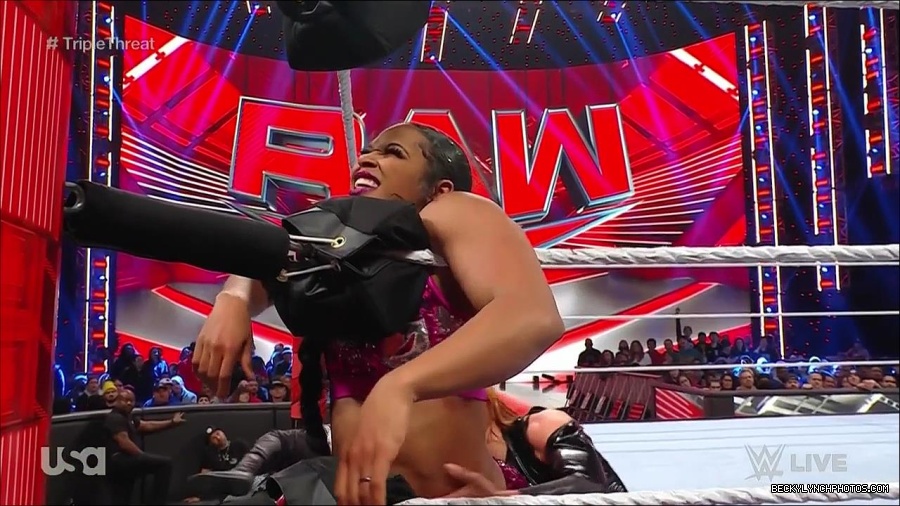 WWE_Monday_Night_Raw_2023_02_13_720p_HDTV_x264-NWCHD_mp4_007858722.jpg
