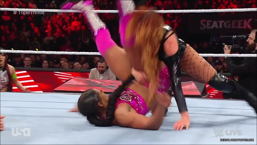 WWE_Monday_Night_Raw_2023_02_13_720p_HDTV_x264-NWCHD_mp4_007862726.jpg