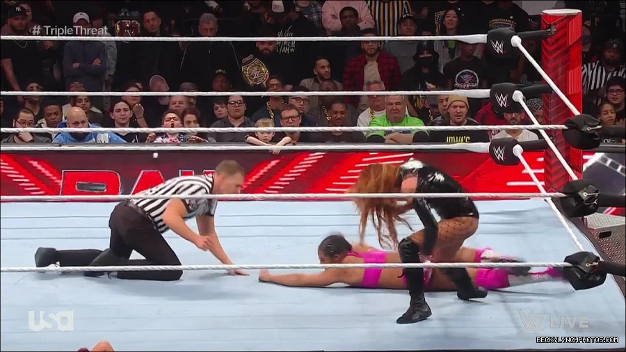 WWE_Monday_Night_Raw_2023_02_13_720p_HDTV_x264-NWCHD_mp4_007863527.jpg