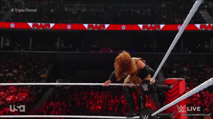WWE_Monday_Night_Raw_2023_02_13_720p_HDTV_x264-NWCHD_mp4_007867931.jpg