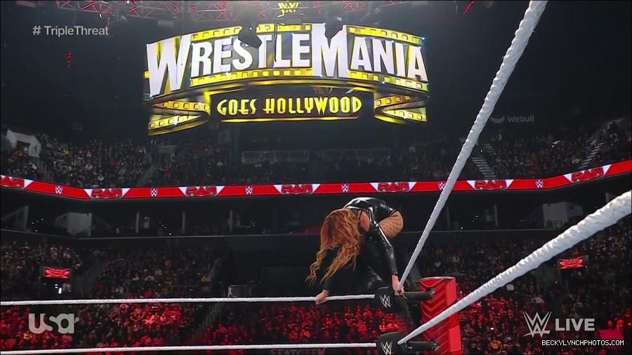 WWE_Monday_Night_Raw_2023_02_13_720p_HDTV_x264-NWCHD_mp4_007870334.jpg