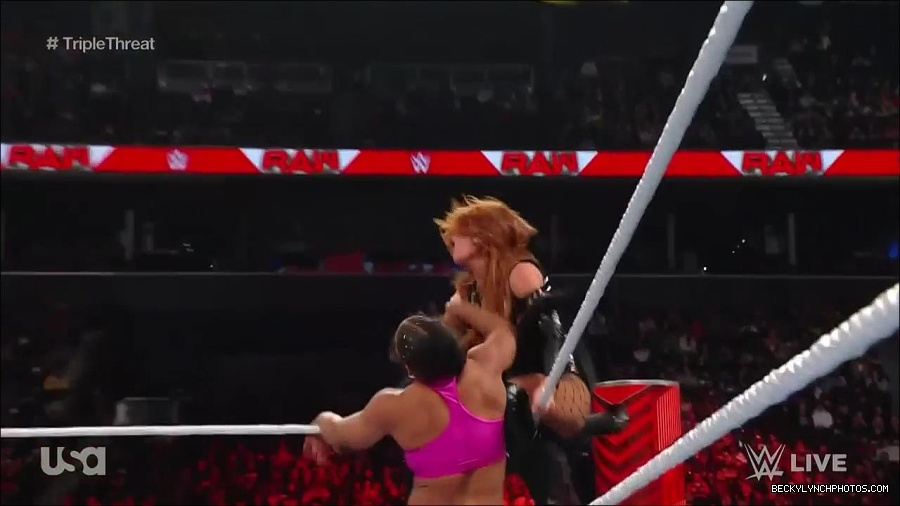 WWE_Monday_Night_Raw_2023_02_13_720p_HDTV_x264-NWCHD_mp4_007871935.jpg