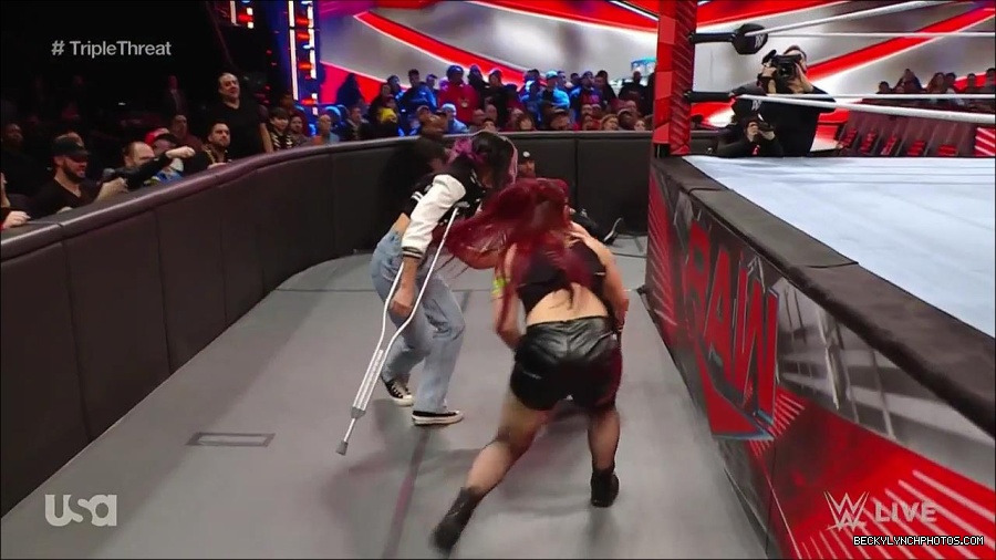 WWE_Monday_Night_Raw_2023_02_13_720p_HDTV_x264-NWCHD_mp4_007872336.jpg
