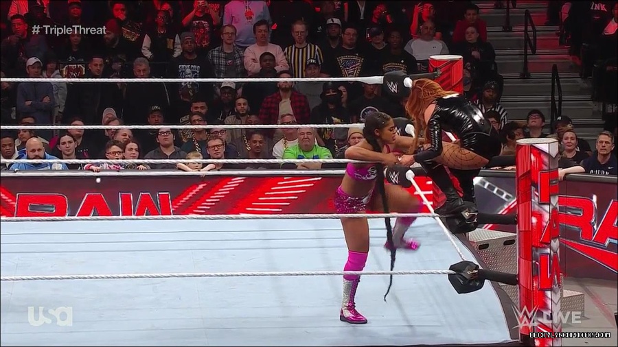 WWE_Monday_Night_Raw_2023_02_13_720p_HDTV_x264-NWCHD_mp4_007874338.jpg