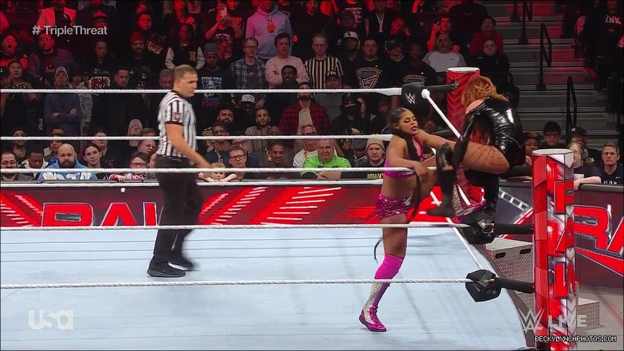 WWE_Monday_Night_Raw_2023_02_13_720p_HDTV_x264-NWCHD_mp4_007876740.jpg