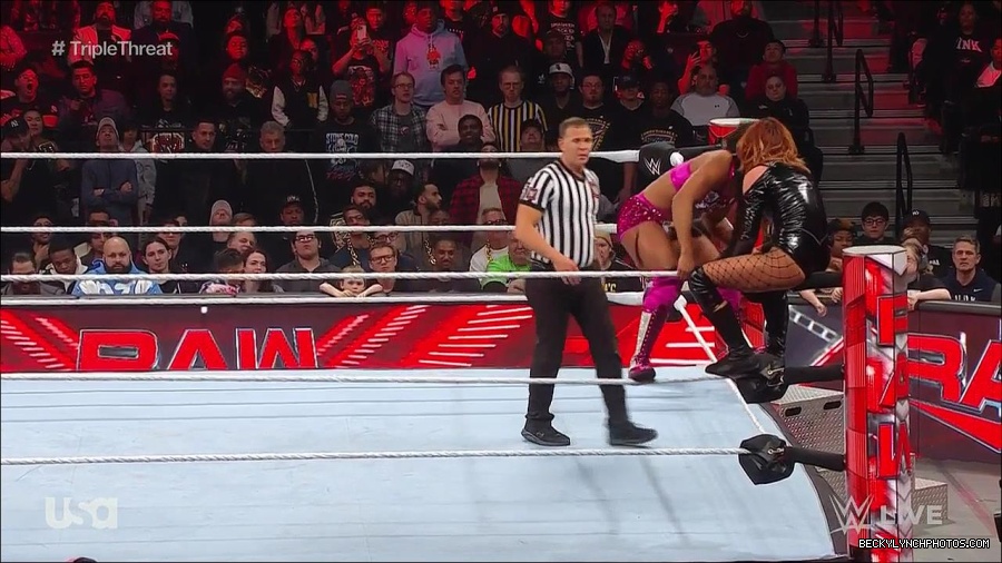 WWE_Monday_Night_Raw_2023_02_13_720p_HDTV_x264-NWCHD_mp4_007877941.jpg