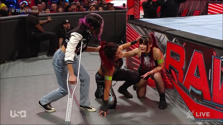 WWE_Monday_Night_Raw_2023_02_13_720p_HDTV_x264-NWCHD_mp4_007878742.jpg