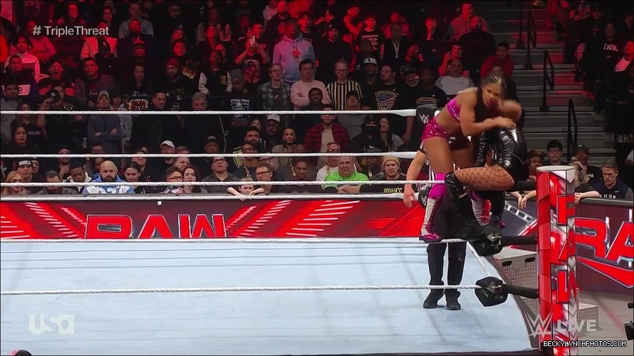 WWE_Monday_Night_Raw_2023_02_13_720p_HDTV_x264-NWCHD_mp4_007879943.jpg