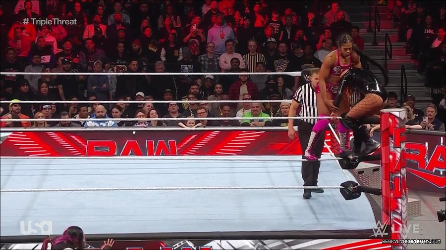 WWE_Monday_Night_Raw_2023_02_13_720p_HDTV_x264-NWCHD_mp4_007881545.jpg