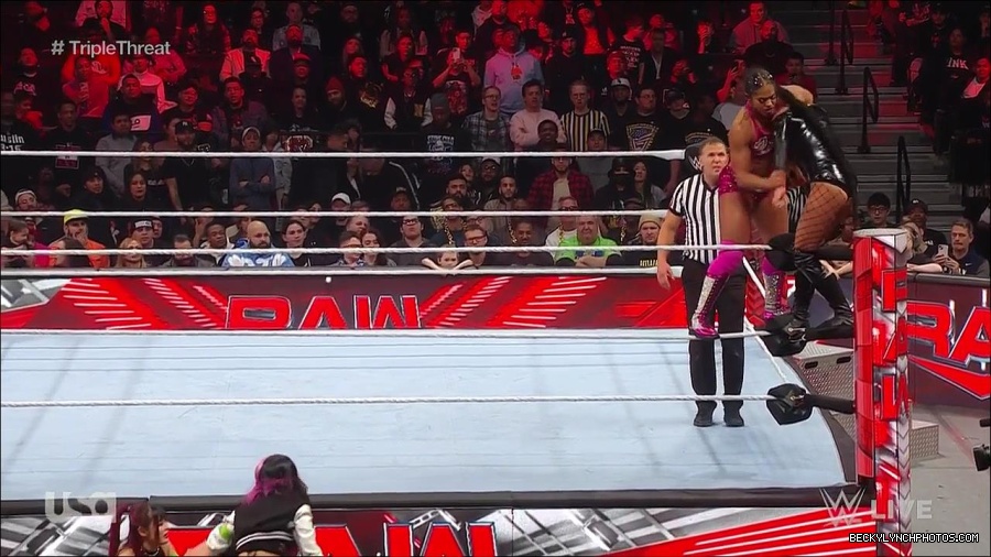 WWE_Monday_Night_Raw_2023_02_13_720p_HDTV_x264-NWCHD_mp4_007882346.jpg