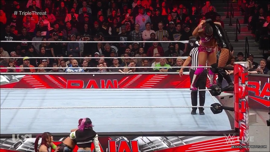 WWE_Monday_Night_Raw_2023_02_13_720p_HDTV_x264-NWCHD_mp4_007882746.jpg