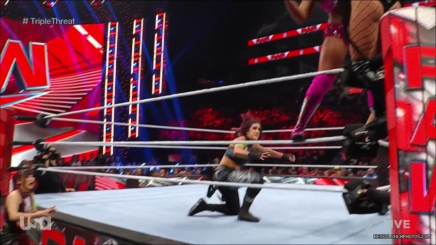 WWE_Monday_Night_Raw_2023_02_13_720p_HDTV_x264-NWCHD_mp4_007885148.jpg