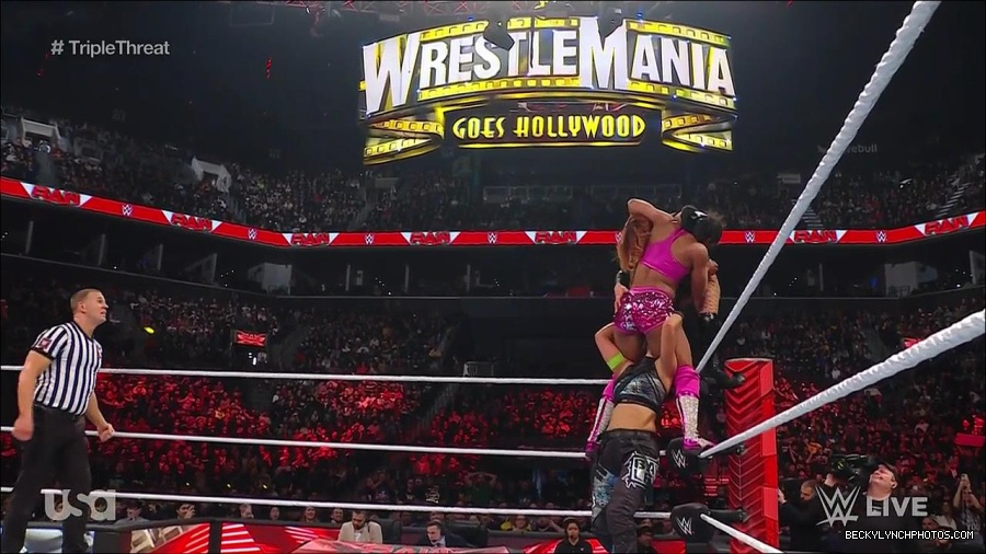 WWE_Monday_Night_Raw_2023_02_13_720p_HDTV_x264-NWCHD_mp4_007889152.jpg