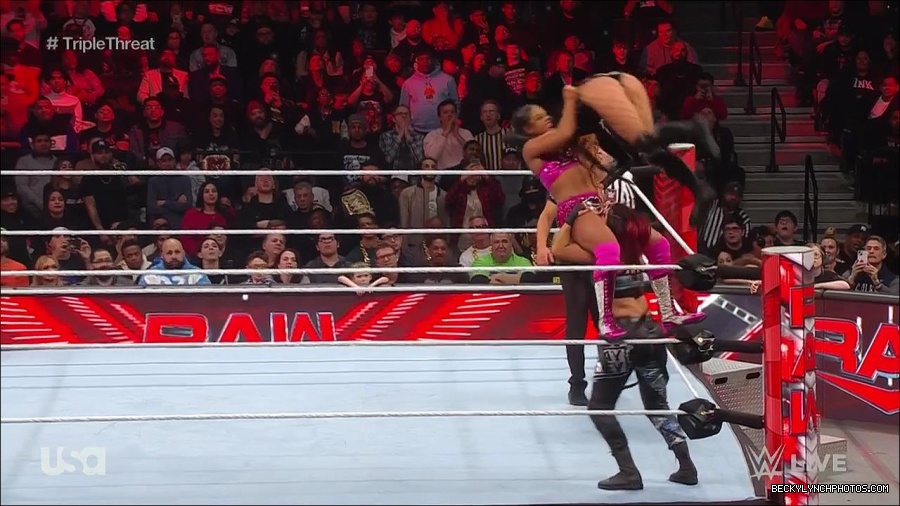 WWE_Monday_Night_Raw_2023_02_13_720p_HDTV_x264-NWCHD_mp4_007890754.jpg