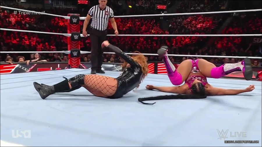 WWE_Monday_Night_Raw_2023_02_13_720p_HDTV_x264-NWCHD_mp4_007892356.jpg