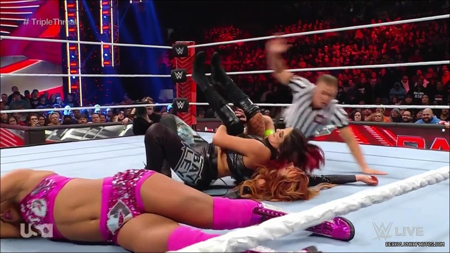 WWE_Monday_Night_Raw_2023_02_13_720p_HDTV_x264-NWCHD_mp4_007900364.jpg