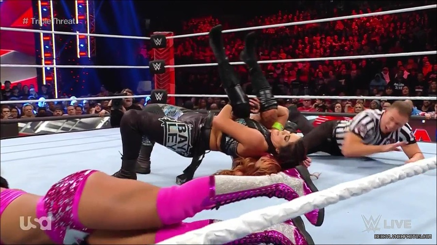 WWE_Monday_Night_Raw_2023_02_13_720p_HDTV_x264-NWCHD_mp4_007900764.jpg