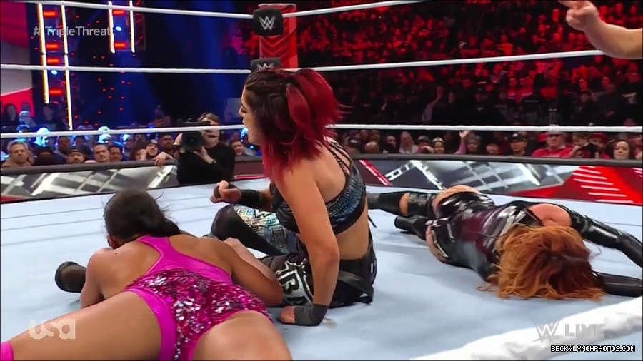 WWE_Monday_Night_Raw_2023_02_13_720p_HDTV_x264-NWCHD_mp4_007903166.jpg