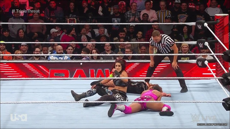 WWE_Monday_Night_Raw_2023_02_13_720p_HDTV_x264-NWCHD_mp4_007907971.jpg