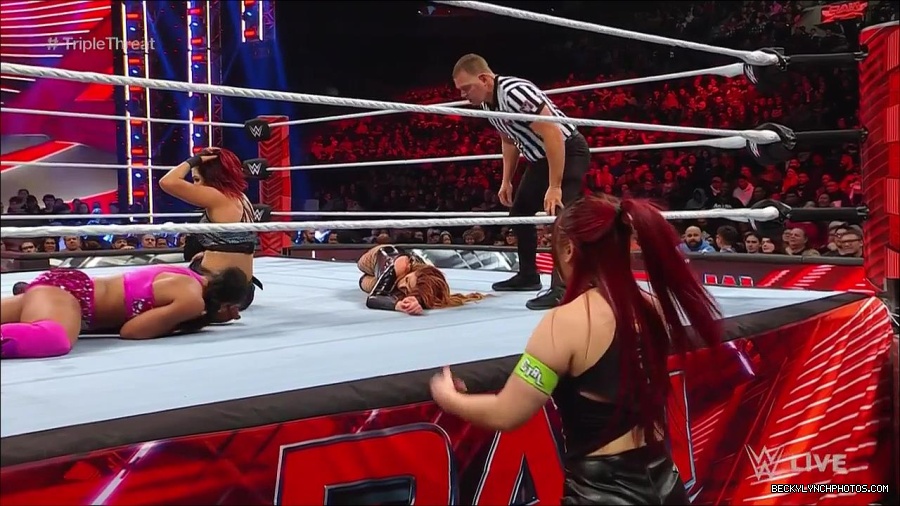 WWE_Monday_Night_Raw_2023_02_13_720p_HDTV_x264-NWCHD_mp4_007908772.jpg