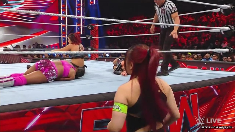 WWE_Monday_Night_Raw_2023_02_13_720p_HDTV_x264-NWCHD_mp4_007909573.jpg