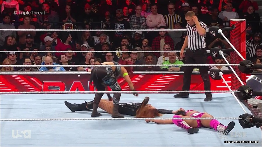 WWE_Monday_Night_Raw_2023_02_13_720p_HDTV_x264-NWCHD_mp4_007921985.jpg
