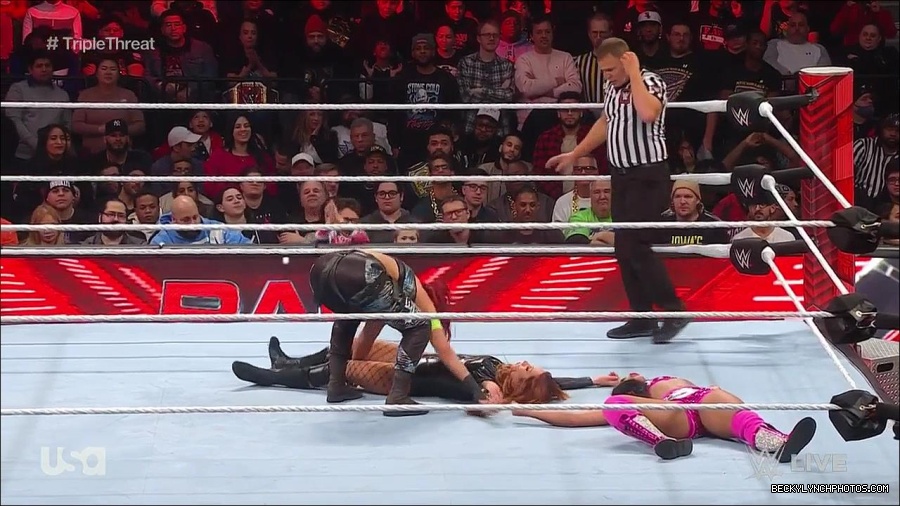WWE_Monday_Night_Raw_2023_02_13_720p_HDTV_x264-NWCHD_mp4_007922386.jpg